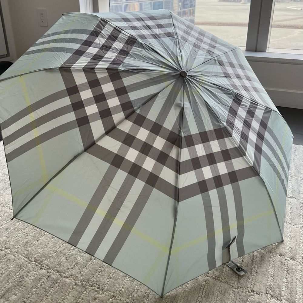 Burberry Umbrella- Perfect Condition